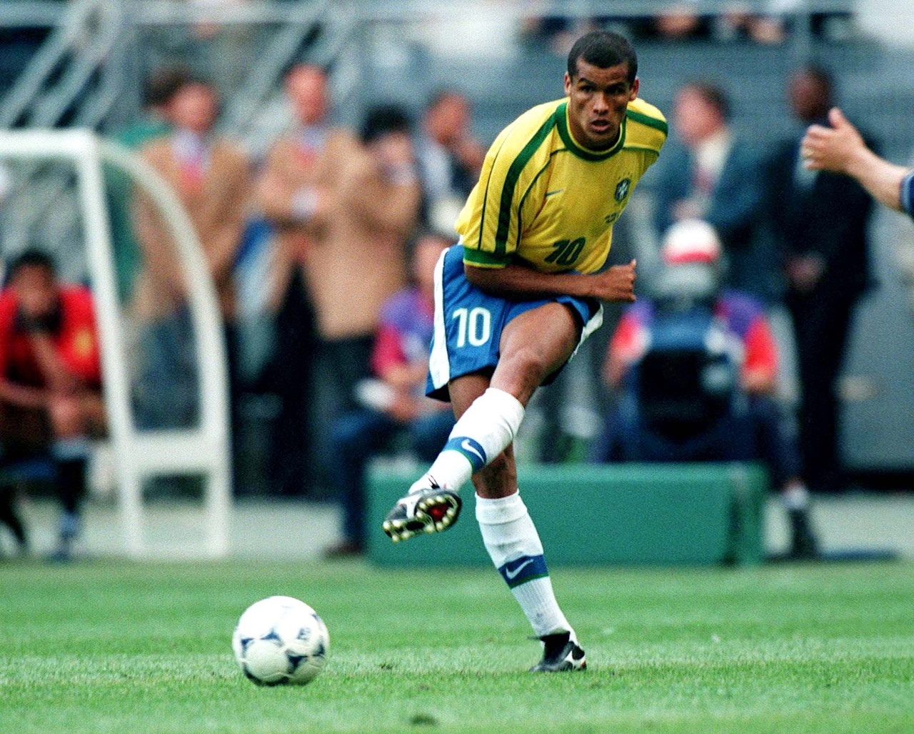 各自展现了 各自展现了