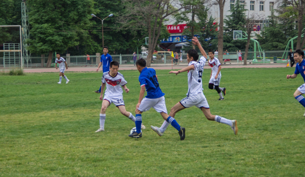 一个足球 一个足球